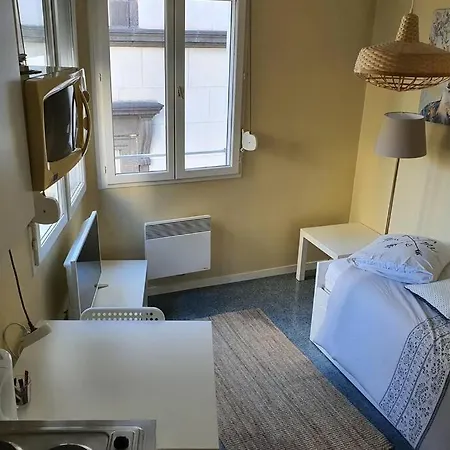 Studio Plein Centre Ville Jaude Apartment *